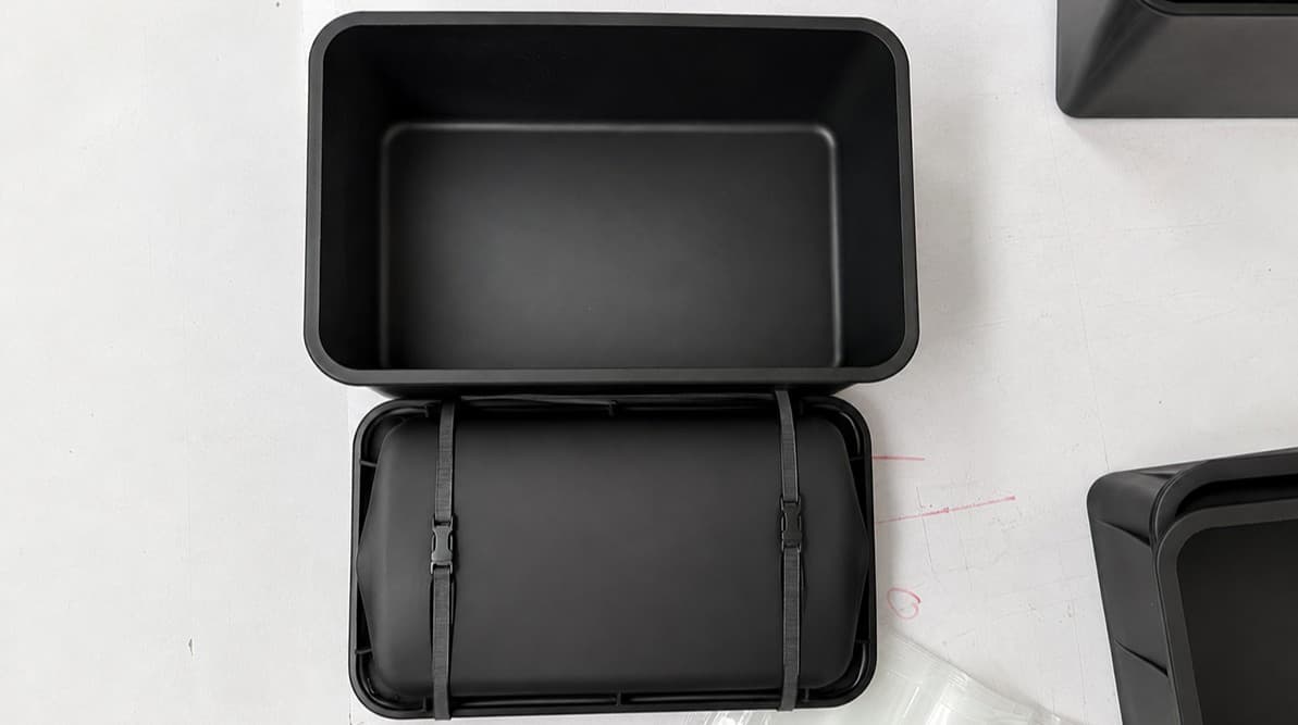 CC 003 06 extra large ice block mold product packaging detail